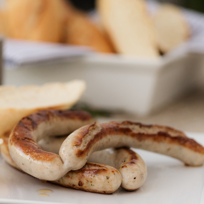 Orthophosphorsäure, Natriumphosphate, Kaliumphosphate, Konservierungsstoff, Natriumnitrit, Natriumacetat, Säureregulator, Calciumphospahte, Stabilisator, Diphosphate, Abgepasste Gelbwurst, Gelbwurst, Klassiker, Jung, Alt, rein, hergestellt, Wurstsorte, Kochsalz, Nitrit, ohne, verwendet, Süddeutschland, Natriumascorbat, Mono-Diglyceride, Speisefettsäure,  Geschmacksverstärker, Natriumglutamat, Petersilie, Abgepasste Jagdwurst, wild, Herkunft, Jagdwurst, Schnittwurst, Mix, feinstem, Aufschnittbrät, grobem, Schweineschulterfleisch, Pistazien, herzhaft, rustikal, Gaumenschmaus, Abendbrot, garantiert, Abgepasste Kochsalami, Kochsalami, Richtig, bayerisch, mager, bilden, Basis, würzig, Geschmack, Durchschnittlich, Kümmel, Knoblauch, Süßungsmittel, Maltodextrin, Rauch, Abgepasste Paprikalyoner, Vitaminreich, rote, gelbe, grüne, Paprikastreifen, Wurst, Paprikalyoner, schmeckt, frisch, natürlich, ausschließlich, Paprika, Abgepasste Schinkenwurst, Schinkenwurst, Produktgruppe, Frischwurst, saftig, Schweineschinkenwürfel, verfeinert