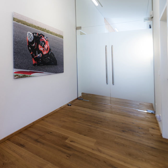 Hauptcharakter, Gepräge, Erbe, Erwerben, Wollen, Handeln, Ausdruck, schwierig, ausgeprägt, Charakterzug, Art, Gemütsart, Natur, Persönlichkeit, Temperament, Wesen, Wesensart, Wesenheit, Individualität, Naturell, Format, Niveau, Rückgrat, traditionell, aristotelischen Ethik, Aristotelismus, Wissenschaftssystem, Gedankengut, Griechisch, Philosoph, Aristoteles, Psychologie, persönlich, Kompetenz, moralisch, Moral, Verhalten, Prägung, Eigenart, Verhaltensweise, Grundlage, Typisch, Charaktereigenschaft, Ehrlichkeit, Tugend, Freundlichkeit, Hauptkonflikt, Zuschauer, Leser, zentral, Interesse, anknüpfen, nachvollziehbar, Konflikt, wecken, Ausgangssituation, Komplikation, Auflösung, Erzählmethode, zielgerichtet, Gedächtnis, Dramaturgie, Kunst, Drama, Theater, inneren, Gesetz, Aufbaumittel, Hinblick, Bühnenwirksamkeit, deduktiv, Deduktion, ableiten, fortführen, Prozess, Beobachtung, Prämisse, Vordersatz, Logik, Annahme, Aussage, Schlussfolgerung, Erkenntnis, induktiv, Vorgehen, Verfahren, Einzelfall, Schauspielkunde, Bauform