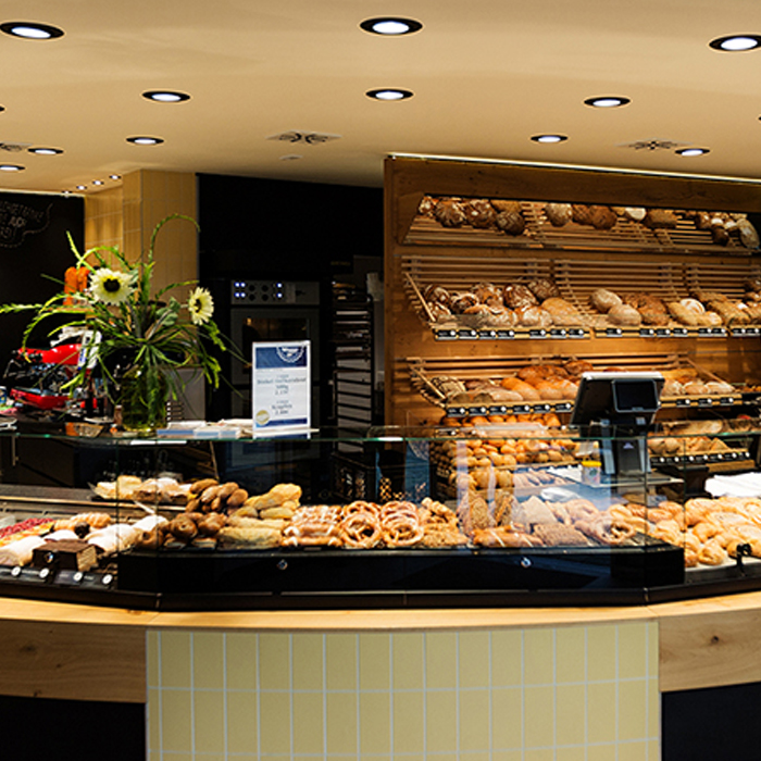 kundenorientiert, Projekt, Erleben, Unterschied, Agentur, kreativ, Vielfalt, technisch, Know-how, meisterhaft, Kombination, verwirklichen, Erfolg, gestalten, persönlich, Gespräch, schön, kennenlernen, Herausforderung, liefern, Präzision, hochwertig, Material, Flyer, umfangreich, großformatig, Plakat, beeindruckend, Druckerzeugnis, Medien, Beratung, Experte, Frage, Wahl, richtig, Papier, Drucktechnik, unterstützen, Fachwissen, langjährig, Schlüssel, effektiv, Kommunikationsmittel, maßgeschneidert, Botschaft, klar, ästhetisch, transportieren, arbeiten, Vorstellung, Web, erstellen, optimieren, Webseite, online, professionell, Auftritt, Konzeption,  Umsetzung, erfolgreich,  Webpräsenz, Moment, hochauflösend, Produktfotografie, Unternehmensporträt, Eventaufnahme, Social Media, Marketing, Präsenz, sozial, unverzichtbar, Social Media Marketing, maßgeschneidert, Strategie, Zielgruppe, effektiv, erreichen, positionieren, Herz, Verstand, Leistungsspektrum, Level, einzigartig, unvergleichlich, Branche, Tradition, Technologie, Handwerk