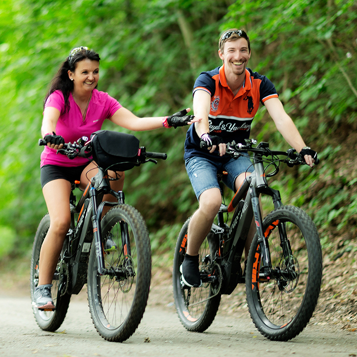 Unternehmensseiten, Dienstleistung, Unternehmensnachricht, Tool, Personalbeschaffung, potenziell, Mitarbeiter, Identifikation, Snapchat, Start Up, Extra, geheim, Botschaft, Schlüssel, Stories, Story, Emoticons, Schriftzüge, gewinnbringend, Artikel, Twitch, Live Streaming Portal, Stream, Videospiel, E-Sport, spannend, Account, Content, Advertising, Livestream, Display Ads, Blog, Channel, Anzahl, Twitter, X, Prominent, Elon Musk, Namenswechsel, App für alles, wahrheitswidrig, Aussage, finanzstark, Werbekunde, relevant, Einrichten, Kampagnenplanung, Schaltung, Anzeige, Pinterest, visuell, Suchmaschine, Inspirationsquelle, Report, Pinnwandschema, authentisch, Unternehmenskonto, Conversion, Konversion, Online-Marketing, Umwandlung, Status, Zielperson, Interessent, Durchführen, gewünscht, Handlung, Anklicken, Werbebanner, Kauf, Anmeldung, Newsletter, Awareness, Psychologie, aktuell, situationsbezogen, Bewusstsein, Gewahrsein, Umgebung, Handlungsimplikation, Like, Repin, weiterführend, Link, Homepage, Shop, generieren, Rich Pin