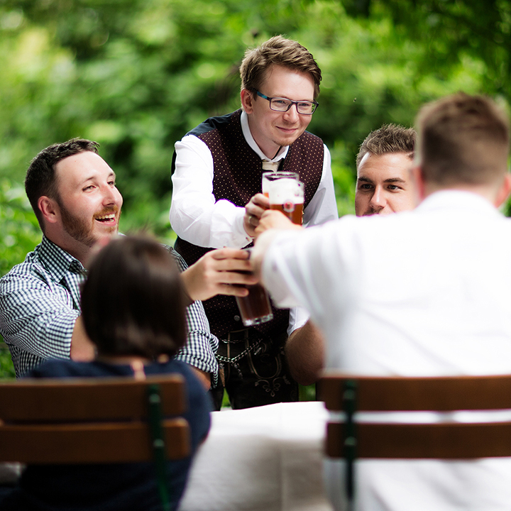 gehörig, lebensnotwendig, wesensmäßig, Geburt, Symptom, alleinstehend, vorhanden, Anforderung, ausgeprägt, Kommunikationsfähigkeit, Bildbearbeitung, Audiobearbeitung, Videobearbeitung, Auge, visuell, Denken, Gespür, Landschaft, Zeitmanagement, Organisationsfähigkeit, helfen, Faktor, Nische, Möglichkeit, Einnahmen, Werbeeinnahmen, Anzeigenplatzierung, Sponsor, Partnerschaft, Merchandise, Freiberufler, Copywriting, Einstieg, Fachgebiet, Quereinsteiger, Karrierestart, praxisnah, Expertenwissen, Canva, KI, ChatGPT, Controlling, Reporting, performen, Zertifizierter Abschluss, Rechtsgrundlage, Vertiefung, Akademie, Mitarbeitersuche, Kandidat, Verbindung, UGC Marketing, nutzergeneriert, User Generated Content, UGC, Marketingstrategie, Medieninhalt, Social Media Freelancer, Freelancer, frei, Berater, Redakteur, Influencer, Relation, Kollege, Kanalbetreuung, Redaktionsplanung, Community Management, Textproduktion, Kooperation, Takeover, Übernahme, Wirkungsvoll, Freelance, Startup, Konzern, freiberuflich, Unterstützung