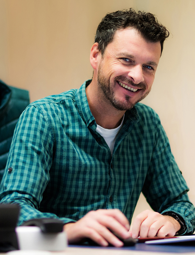 Merkmal, For You Page, Infinty Scroll Vertical Feed, Verweilzeit, Verwendung, Zweck, Tiktok Insight, Aufschluss, Verhaltensmuster, Community, intensiv, Besonderheit, integrieren, LinkedIn, Business-Plattform, Fachleute, Recruiter, registriert, Wachstum, Vielzahl, beruflich, Identität, präsentieren, vernetzen, Branchentrend, verfolgen, Unternehmensseiten, Dienstleistung, Unternehmensnachricht, Tool, Personalbeschaffung, potenziell, Mitarbeiter, Identifikation, Snapchat, Start Up, Extra, geheim, Botschaft, Schlüssel, Stories, Story, Emoticons, Schriftzüge, gewinnbringend, Artikel, Twitch, Live Streaming Portal, Stream, Videospiel, E-Sport, spannend, Account, Content, Advertising, Livestream, Display Ads, Blog, Channel, Anzahl, Twitter, X, Prominent, Elon Musk, Namenswechsel, App für alles, wahrheitswidrig, Aussage, finanzstark, Werbekunde, relevant, Einrichten, Kampagnenplanung, Schaltung, Anzeige, Pinterest, visuell, Suchmaschine, Inspirationsquelle, Report, Pinnwandschema, authentisch, Unternehmenskonto, Conversion