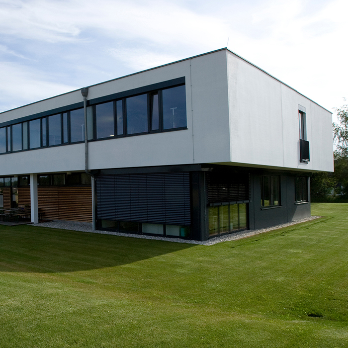 Wahlkampf, Schlachtruf, Kriegsgeschrei, Schlagwort, Anleitung, Blog-Artikel, Fließtext, Lesbarkeit, Vordergrund, farbenfroh, Schrift, Verzierung, Seitentitel, Textblock, Standardschrift, einfach, Farbe, lesbar, Serifenschrift, serifenlos, formal, streng, freundlich, Komposition, Symmetrie, Eigenschaft, Figur, räumlich, Kongruenzabbildung, Identität, Deckabbildung, Asymmetrie, selbstverständlich, symmetrisch, Beliebtheit, Originalität, Asymmetrisch, starr, Branding, aktiv, Aufbau, Brand, Alleinstellungsmerkmal, USP, Aushängeschild, Gefühl, Botschaft, assoziiert, Gedanke, Begriff, verknüpfen, Ähnlichkeit, Art, Weise, wirken, geordnet, kunstvoll, E-Commerce-Seite, Rasterformat, Standardmodell, Spalte, Zeile, vernünftig, Format, aufgelockert, chaotisch, herausstechen, bemerkt, Masse, Look, fortschrittlich, ausgefallen, aussehen, Einheitlich, Designentscheidung, Akzentfarbe, Konsistenz, Bestand, Zusammenhalt, Geschlossenheit, In-sich-Ruhen, Beschaffenheit, Psychologie, Widerspruchsfreiheit, Bezug, Selbst, zeitlich, Situation