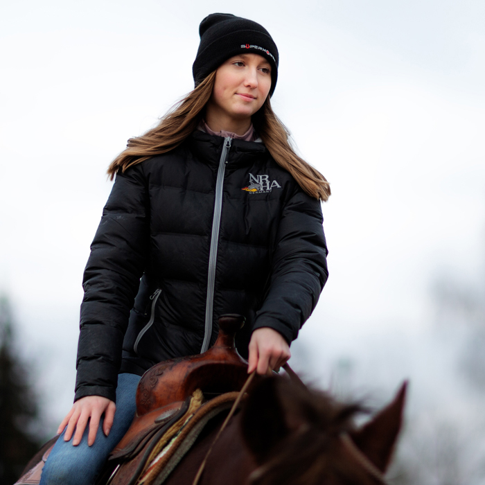 Gangart, erforderlich, Einführungsritt, versorgen, Geländeerfahrung, Tagesstrecke, Zimmer, Reiturlaub, Reitferien, Ferienwohnung, Nichtreiter, abwechslungsreich, Wälder, Wiesen, Hügel, Täler, sattelfest, Ponyreiten, Kleinsten, Reitunterricht, herrlich, Kutschfahrt, Reiterferien, Familie, Gruppe, Freunde, Paar, allein, Single, Alleinerziehend, Kind, individuell, gestaltbar, relaxen, Lust, Laune, Versorgung, Pflege, alltäglich, Arbeit, nett, Leute, locker, Athmosphäre, gemeinsam, Lagerfeuerabend, Begleitperson, Pferdefreund, reichlich, Freizeitaktivität, interessant, Ausflugsziel, Geschichte, denkmalgeschützt, renoviert, Vierseithof, Dorf, Ausblick, großzügig, Komfort, ausgestattet, Gast, Kinder, langweilig, Abwechslung, Kinderspielplatz, Trampolin, natürlich, Badeweiher, Blockhütte, Grillstelle, Küche, Dreiländereck, Tschechien, reizvoll, Seele, baumeln, Wanderreittermin, Vierbeiner, Tour, Pferdegastbox, Koppel, Unterstand, Westernsattel, Englischsattel, kurzfristig, Ferienzeit, gemütlich, Halbtages-Gruppenritt