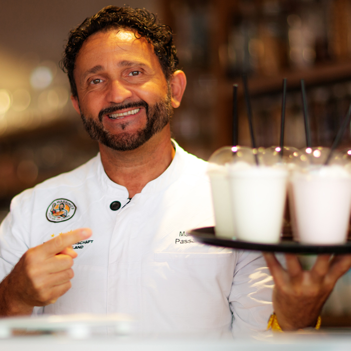 Joghurt Amarena, Joghurt Kiwi, Joghurt Himbeer, Joghurt Bonita, Joghurt Erdbere, Banana Eierlikör, Banana Krokant, Banana Amaretto, Banana Split, Fruchtspeiseeis, Milchspeiseeis, Eis ohne Laktose, Mon Cherie, Bounty, Rocher, Giotto, Mars, Coppa della Casa, Erdbeer Krokant, Erdbeer Banana Eierlikör, Erdbeer Schoko, Erdbeer Bayles, Waldbeerbecher, Brombeerbecher, Himbeerbecher, Heidelbeerbecher, Überraschungstüte, Smartiestüte, Buntetüte, Kinder Spaghetti, Smarties Eis, Maja die Biene, Pinocchio, Anders, besser, Pasta, DÜberzeugung, einfach, unmissverständlich, beste, sonst, nichts, Frucht, Vordergrund, Fokus, maximalen, Genuss, Kompakt, dicht, Geschmack, Harmonisch, abgerundet, vollendet, Schmelz, Einfach, Perfetto, Kompromisse, nicht, vorgesehen, Zutaten, Herstellung, Drumherum, Basta, unverfälschter, individuell, komponierten, Eiskörper, setzen, Kreation, unverwechselbar, Szene, fruchtig, nussig, leicht, frisch, Punkt, überzeugt, Verantwortung, gegenüber, Umwelt, Gesellschaft, kein, Widerspruch, Gegenteil, biologischer